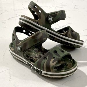 CROCS Banded Sandal CAMO Toddler Size 8